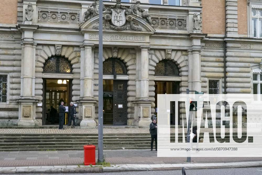 CNTV COURT Exterior View Hamburg, Sievekingsplatz High security measures are in place at the Hamburg Regional Court Criminal Justice Building October 27, 2026 Hamburg, Germany