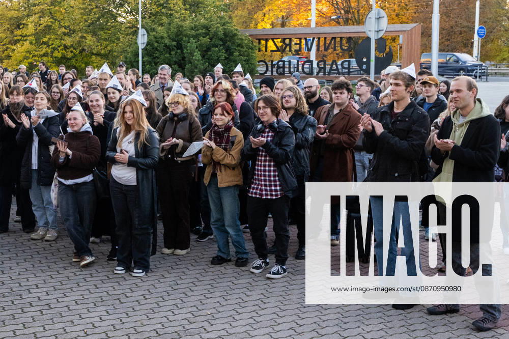 Student gathering in support of public service media, October 27, 2026, Pardubice. The event was organized by students of the University of Pardubice. (CTKxPhoto JosefxVostarek) CTKPhotoP2026102706087 CTKPhotoP2026102706087