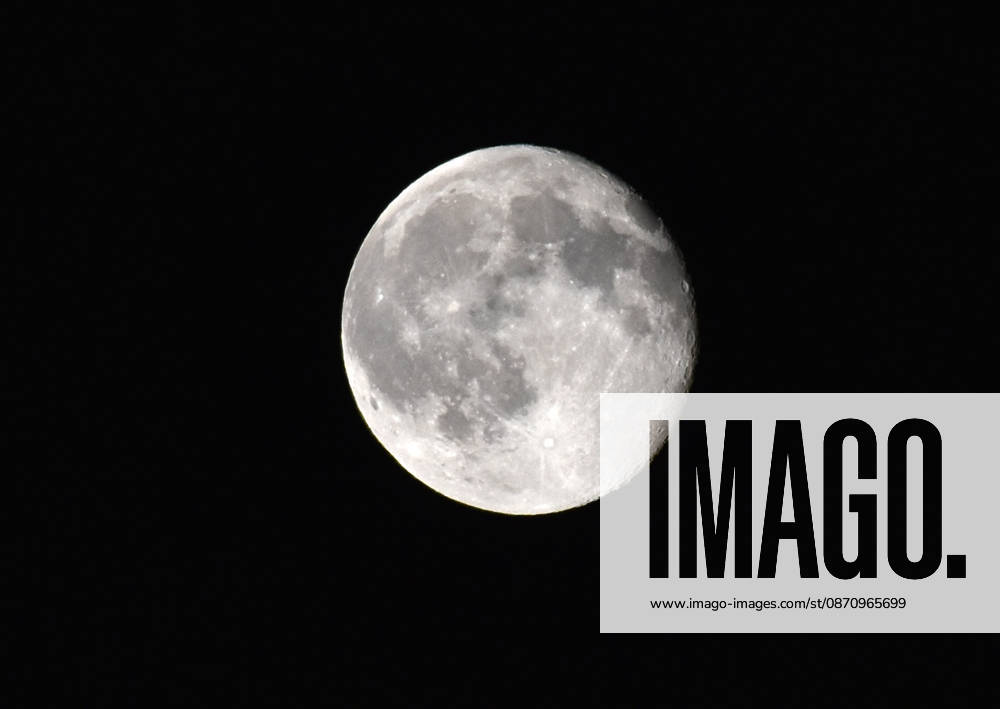 Full Moon Germany Saxony-Anhalt Altmark Altmark District Salzwedel City of Klötze Kusey neighborhood Vegetarian cuisine This month s full moon is also known as the Hunter s Moon