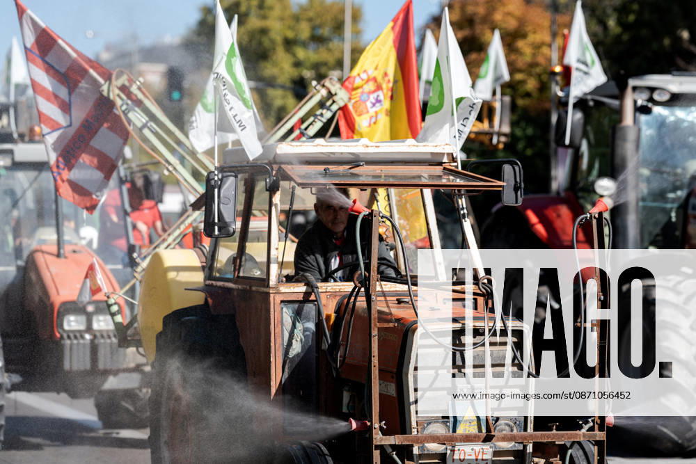 Spanish farmers take to Madrid s streets with tractors to demand better conditions for the agricultural sector. MADRID, SPAIN - OCTOBER 28: Tractors from across Spain fill the streets of Madrid as farmers and livestock breeders mobilize to demand fair prices, lower production costs, better working conditions, and stronger support for the agricultural sector in Madrid, Spain on October 28, 2026. Diego Radames Anadolu Madrid Spain. Editorial use only. Please get in touch for any other usage.
