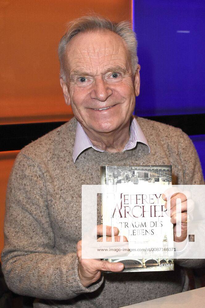 Jeffrey Archer at a reading from his novel Traum des Lebens at the 59 Munich Book Show at the Literaturfest München 2018 in the Carl Orff Saal im Gasteig Munich 29 11 2018 Foto:xP.xSchönbergerx xFuturexImage