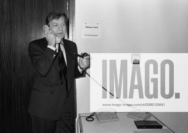 Germany Bonn 13 02 1989 Archive No 02 40 01 Eberhard Diepgen Governing Mayor of Berlin CDU Federal Executive Committee Meeting