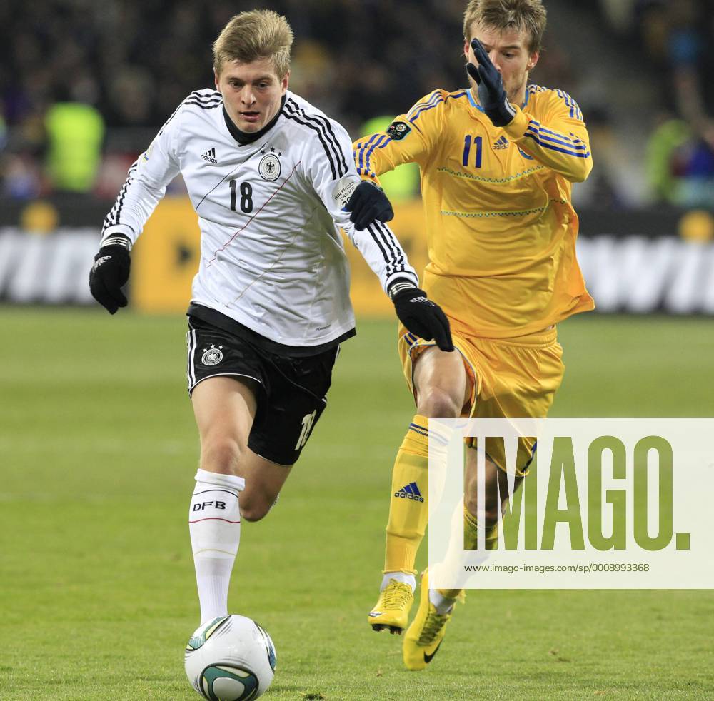 Ukraine, Herren Fussball, Freundschaftsspiel. Länderspiel, Testspiel, Ukraine vs Deutschland, 11.11.2011, Kiew, Toni Kroos, Andriy Yarmolenko, Ukraine,