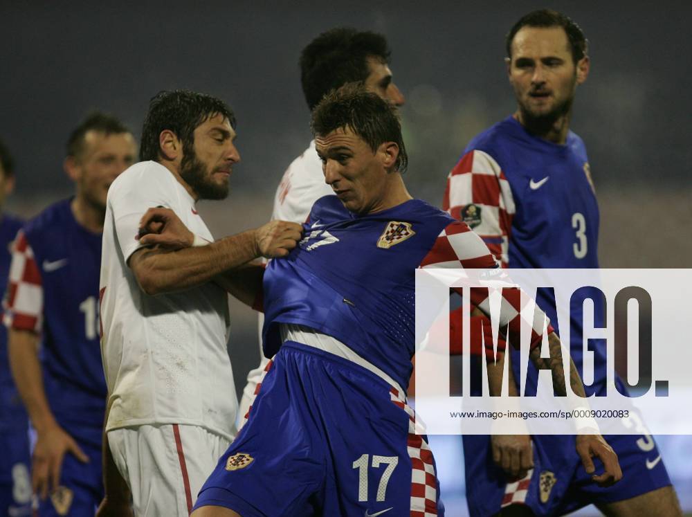 Zagreb, Croatia (blue) - Turkey (white), Mario Mandzukic (Croatia-17), Egemen Korkmaz (Turkey-4)