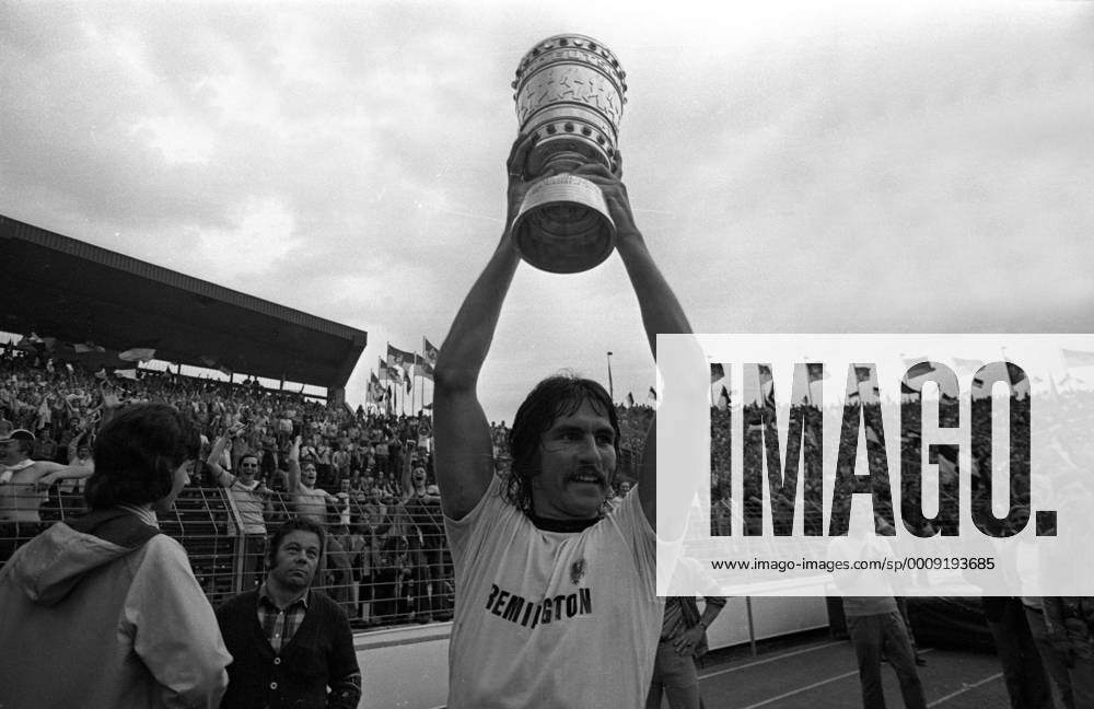 Bernd Lorenz (Eintracht Frankfurt) ist DFB Pokalsieger 1975