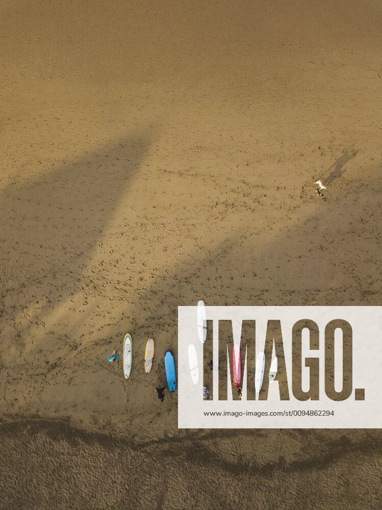 Aerial view of surfers at the beach Indonesia, Bali CR_KOTRIN191014C-220153-01