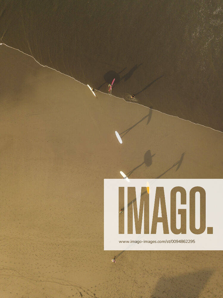 Aerial view of surfers at the beach Indonesia, Bali CR_KOTRIN191014C-220157-01