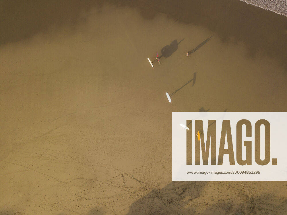 Aerial view of surfers at the beach Indonesia, Bali CR_KOTRIN191014C-220159-01