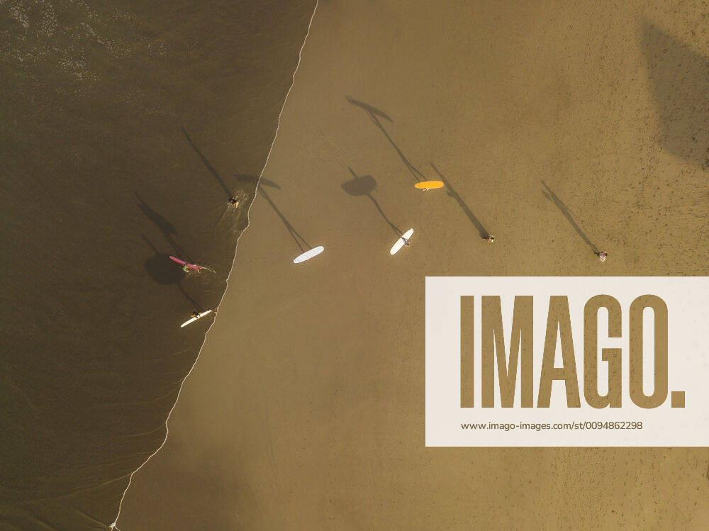 Aerial view of surfers at the beach Indonesia, Bali CR_KOTRIN191014C-220163-01