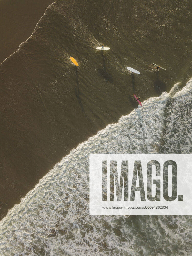 Aerial view of surfers at the beach Indonesia, Bali CR_KOTRIN191014C-220170-01