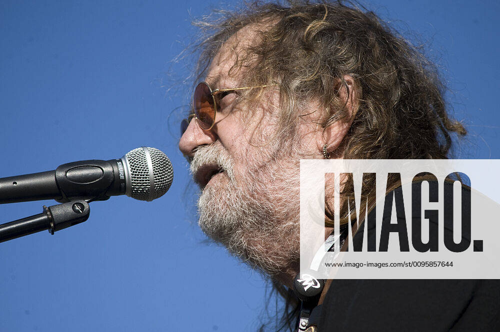 RAY WYLIE HUBBARD performs in the Outlaw Country Blues Festival Saturday at Flatlander s Bar & Grill. Hagerstown USA - ZUMA 20140531_mda_s250_160