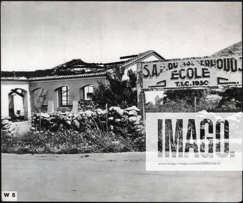 WAR IN ALGERIA Plastic school by the rebels in Algeria Anonymous photograph around 1958 for the French propaganda Credit Collection IM Kharbine Tapabor KH202436
