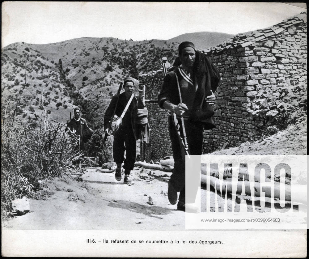 ALGERIAN WAR They refuse to submit to the law of the Algerian cutthroats allied to the French army Anonymous photograph around 1958 for the French propaganda Credit Collection IM Kharbine Tapabor KH202442