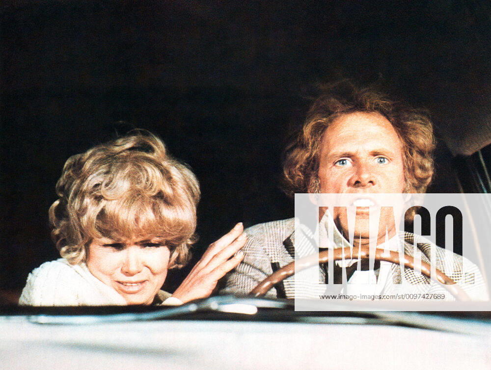 FAMILY PLOT, Barbara Harris, Bruce Dern, 1976 Courtesy Everett Collection PUBLICATIONXNOTxINxCANxCHNxFRAxITAxJPNxNORxPOLxRUSxESPxUKxUSA