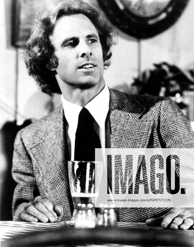 FAMILY PLOT, Bruce Dern, 1976 PUBLICATIONXNOTxINxCANxCHNxFRAxITAxJPNxNORxPOLxRUSxESPxUKxUSA