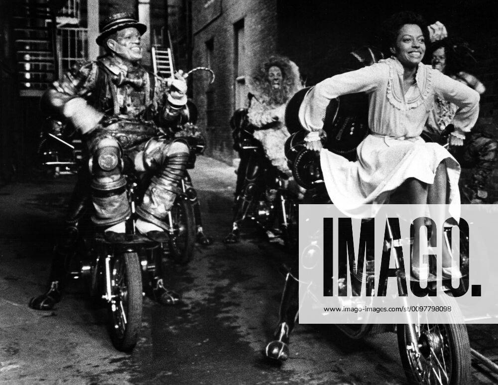 THE WIZ, Nipsey Russell, Ted Ross, Diana Ross, Michael Jackson, 1978. (c) Universal Pictures Courtesy: Everett Collection. Universal Courtesy Everett Collection !ACHTUNG AUFNAHMEDATUM GESCHÃ„TZT! PUBLICATIONXNOTxINxCANxCHNxFRAxITAxJPNxNORxPOLxRUSxESPxUKxUSA