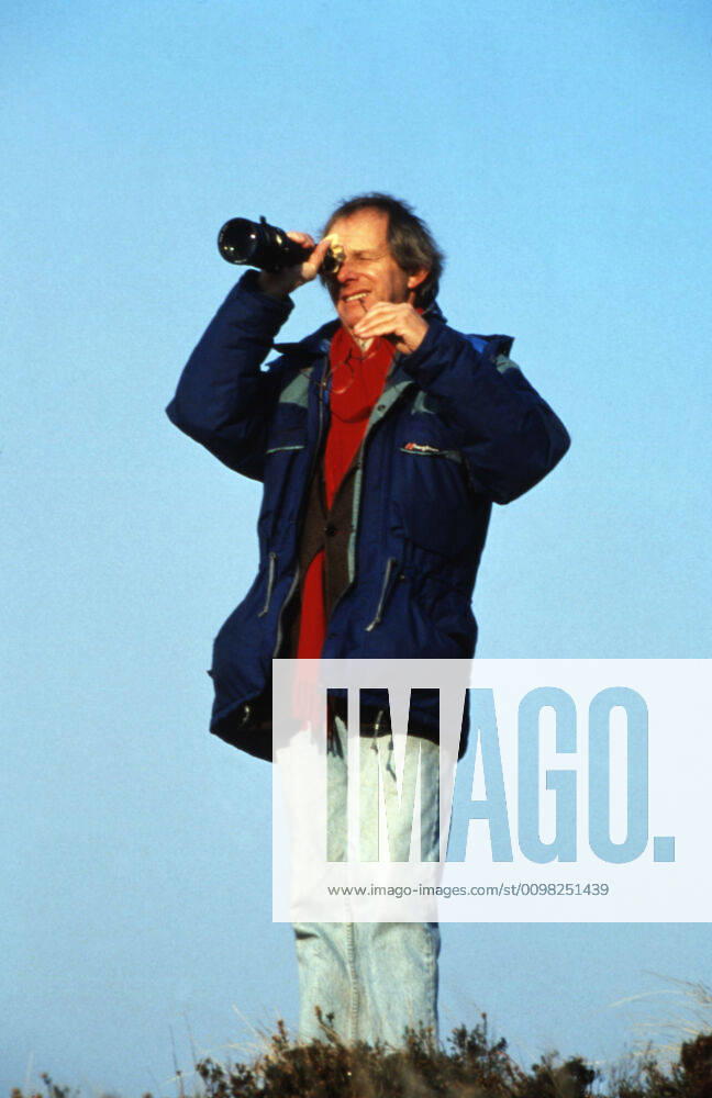 CARLA S SONG, director Ken Loach on set, 1996, (c) Shadow Distribution courtesy Everett Collection Shadow Distribution courtesy Everett Collection !ACHTUNG AUFNAHMEDATUM GESCHÃ„TZT! PUBLICATIONXNOTxINxCANxCHNxFRAxITAxJPNxNORxPOLxRUSxESPxUKxUSA