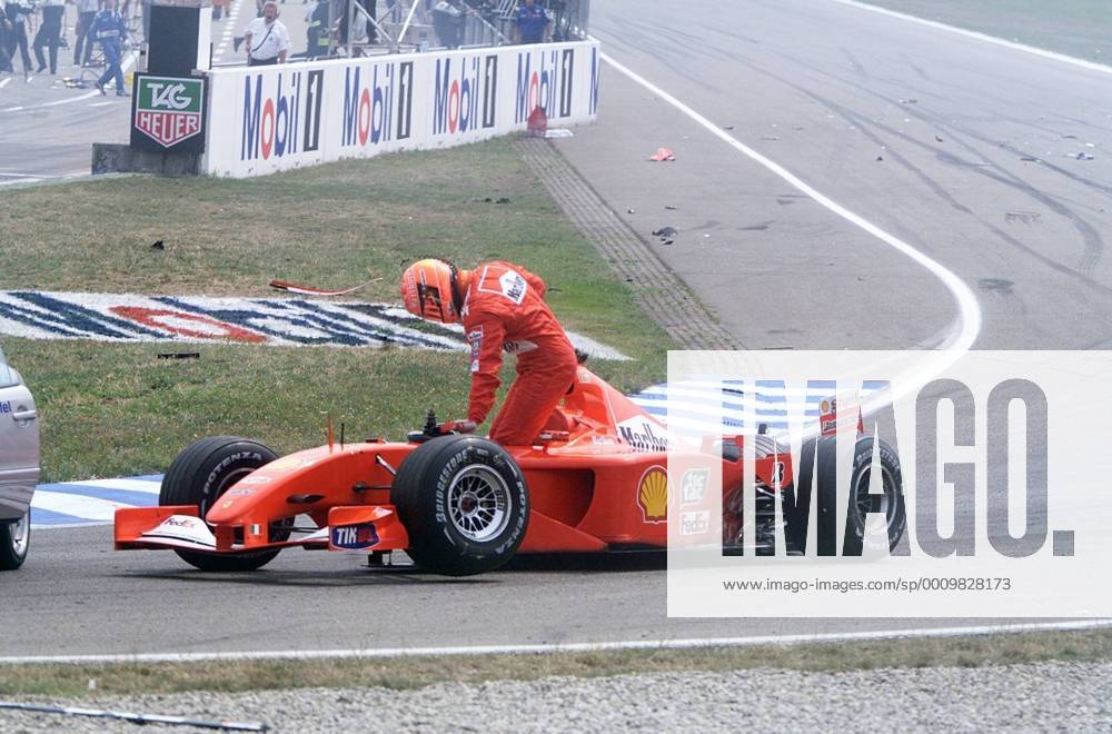 Motorsport Formel 1 Großer Preis von Deutschland Hockenheim Startunfall zwischen Burti und Michael Schumacher
