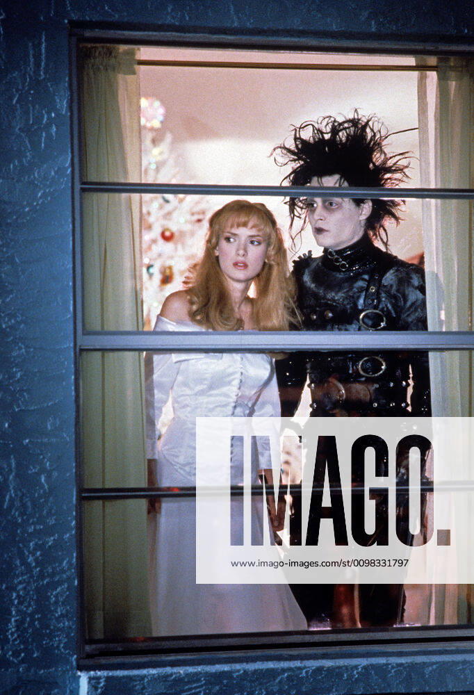 EDWARD SCISSORHANDS, Winona Ryder, Johnny Depp, 1990, TM and Copyright 20th Century Fox Film Corp. All rights reserved. !ACHTUNG AUFNAHMEDATUM GESCHÃ„TZT! PUBLICATIONXNOTxINxCANxCHNxFRAxITAxJPNxNORxPOLxRUSxESPxUKxUSA