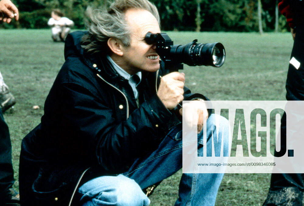 MY NAME IS JOE, director Ken Loach, on-set, 1998, Artisan Films courtesy Everett Collection. Artisan Entertainment Courtesy Everett Collection !ACHTUNG AUFNAHMEDATUM GESCHÃ„TZT! PUBLICATIONXNOTxINxCANxCHNxFRAxITAxJPNxNORxPOLxRUSxESPxUKxUSA