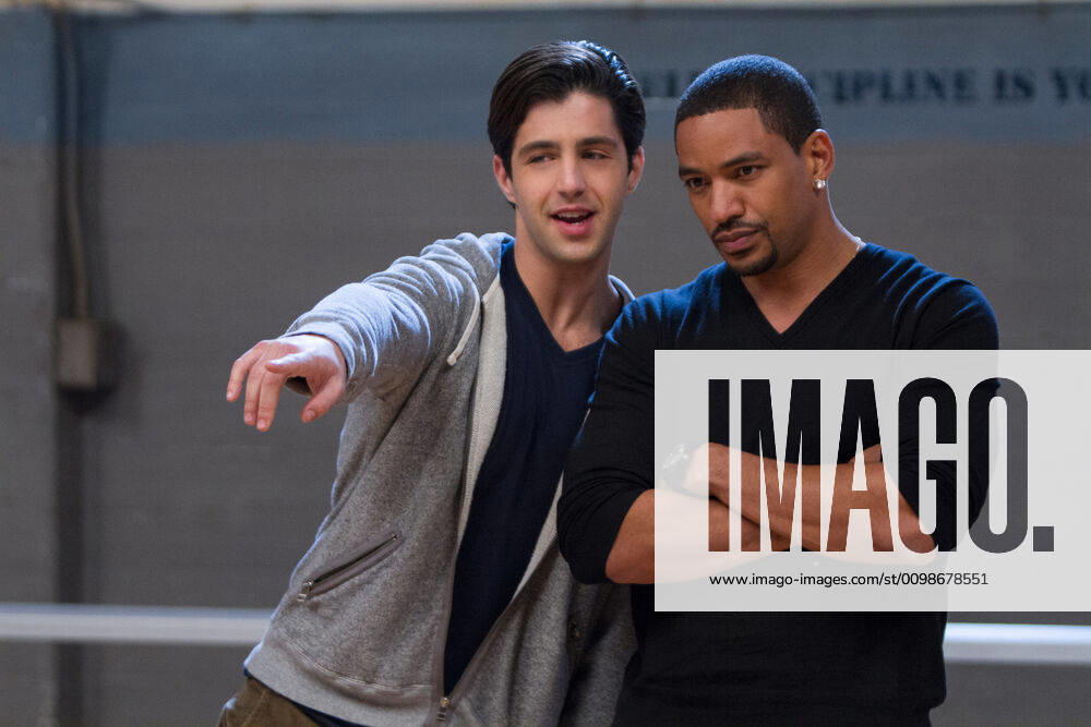 BATTLE OF THE YEAR, from left: Josh Peck, Laz Alonso, 2013. ph: Matt Kennedy Screen Gems courtesy Everett Collection Screen Gems Courtesy Everett Collection !ACHTUNG AUFNAHMEDATUM GESCHÃ„TZT! PUBLICATIONXNOTxINxCANxCHNxFRAxITAxJPNxNORxPOLxRUSxESPxUKxUSA