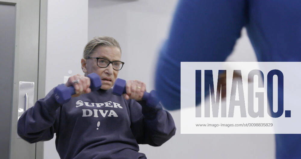 IMAGO ICONS: Ruth Bader Ginsburg RBG, Ruth Bader Ginsburg, mid workout routine, 2018. Magnolia Pictures Courtesy Everett Collection !ACHTUNG AUFNAHMEDATUM GESCHÃ„TZT! PUBLICATIONXNOTxINxCANxCHNxFRAxITAxJPNxNORxPOLxRUSxESPxUKxUSA