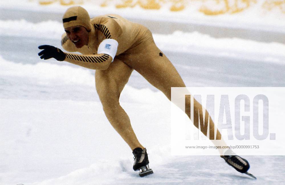 Eric Heiden (USA) Eisschnellauf OS Winter Herren Olympische Winterspiele 1980, Olympia, Olympiade, Spiele, Eisschnellaufen, Eisschnelllauf Einzelbild Lake Placid Dynamik,