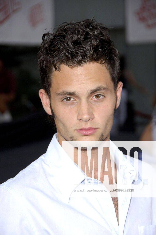 Penn Badgley at arrivals for JOHN TUCKER MUST DIE Premiere, Grauman s Chinese Theatre, Los Angeles, CA, July 25, 2006. Photo by: Michael Germana Everett Collection !ACHTUNG AUFNAHMEDATUM GESCHÄTZT! PUBLICATIONXNOTxINxCANxCHNxFRAxITAxJPNxNORxPOLxRUSxESPxUKxUSA