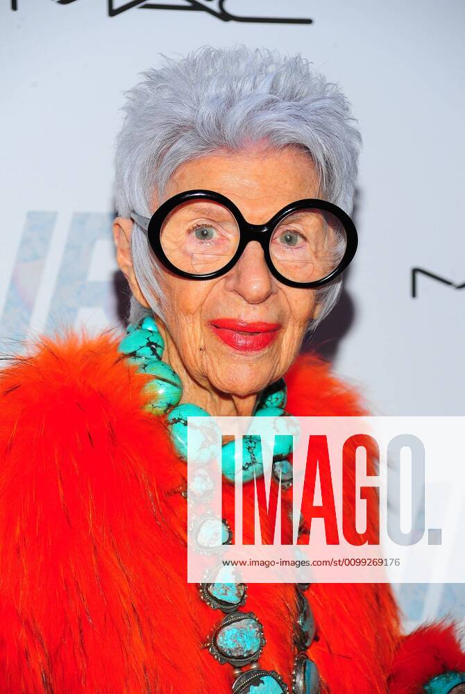 IMAGO ICONS: Iris Apfel Iris Apfel at arrivals for IRIS Premiere, The Paris Theatre, New York, NY April 22, 2015. Photo By: Gregorio T. Binuya Everett Collection For usage credit please use; Gregorio T. Binuya !ACHTUNG AUFNAHMEDATUM GESCHÃ„TZT! PUBLICATIONXNOTxINxCANxCHNxFRAxITAxJPNxNORxPOLxRUSxESPxUKxUSA