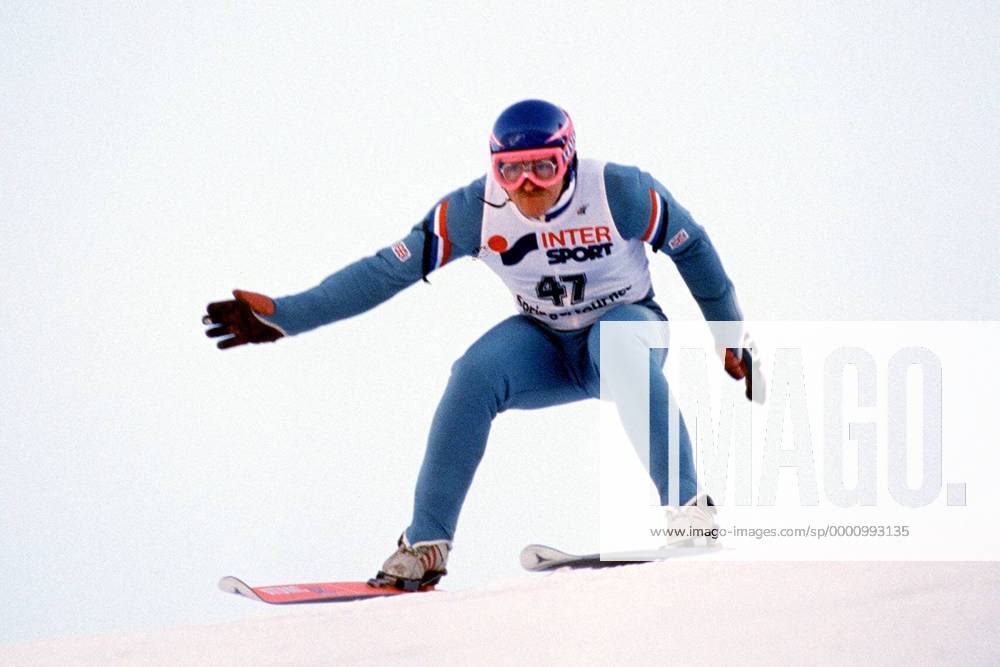 Michael Edwards (Großbritannien) alias Eddie the eagle - Landung Skispringen Herren 38. Vierschanzentournee 1989 1990, Neujahrsspringen, Ski Nordisch, Nordischer Skisport, Skisprung Einzelbild Garmisch-Partenkirchen