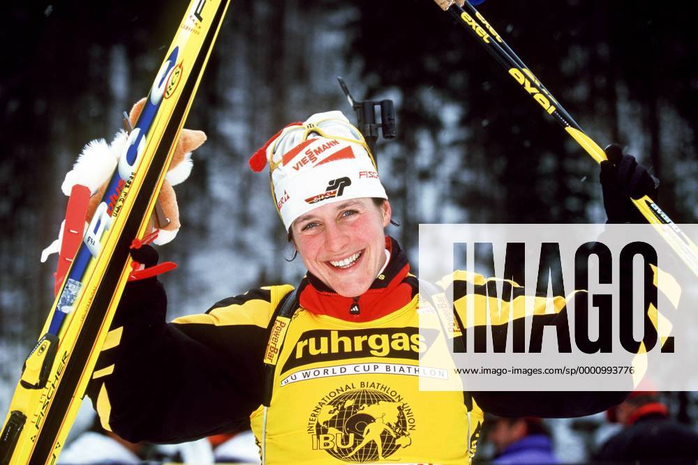 Uschi Disl (Deutschland) jubelt Biathlon Damen Weltcup 1998 1999, Welt-Cup, Worldcup, World, WC Einzelbild Ruhpolding Freude,