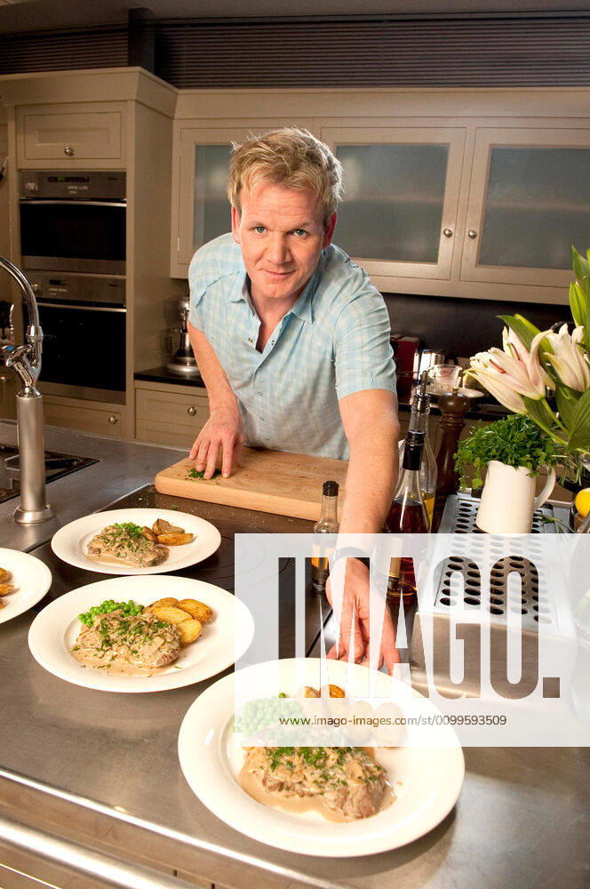 GORDON RAMSAY COOKOFF LIVE, chef Gordon Ramsay, (aired December 15, 2009), 2009. photo: Alex Bailey Fox Courtesy: Everett Collection 20thCentFox Courtesy Everett Collection !ACHTUNG AUFNAHMEDATUM GESCHÄTZT! PUBLICATIONXNOTxINxCANxCHNxFRAxITAxJPNxNORxPOLxRUSxESPxUKxUSA