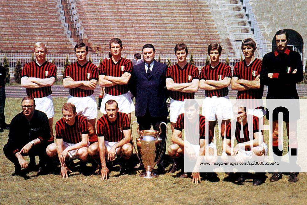 Mannschaftsbild Milan, hinten v.li.: Karl-Heinz Schnellinger, Saul ...