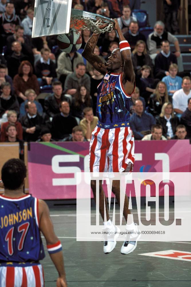 Harlem Globetrotter Michael Wild Thing Wilson Mit Einem Dunking 