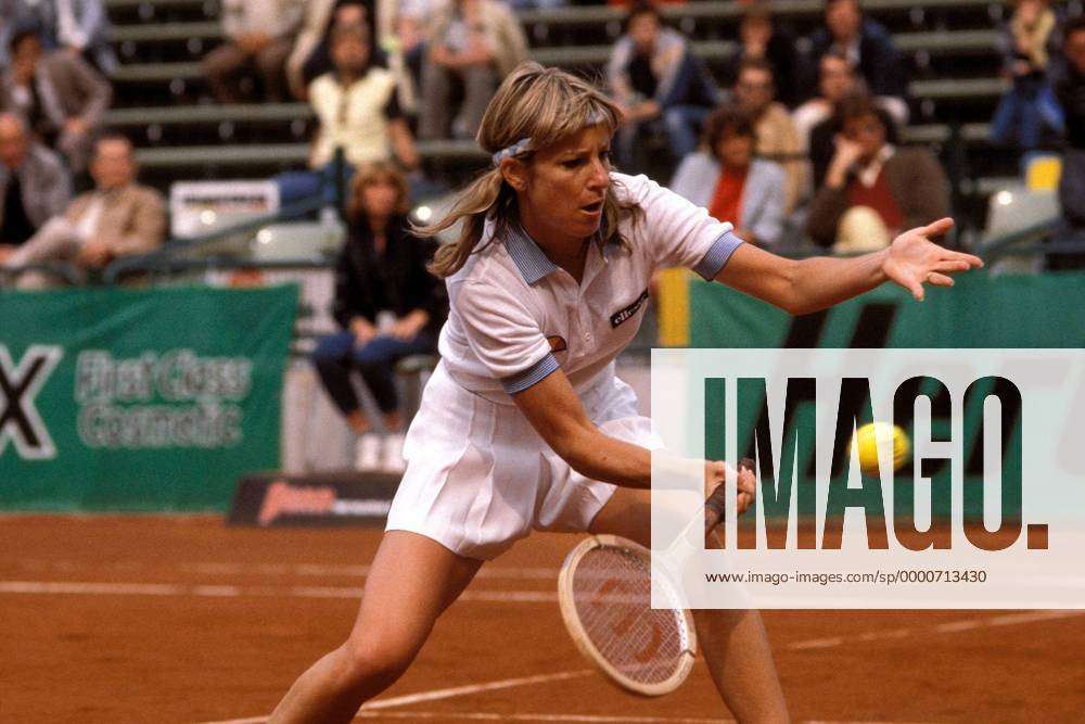 Detecteren krans sociaal Chris Evert-Lloyd (USA) - Vorhandvolley Tennis Damen FILA Cup 1983, WTA,  Sand, Sandplatz, Sandplatzt