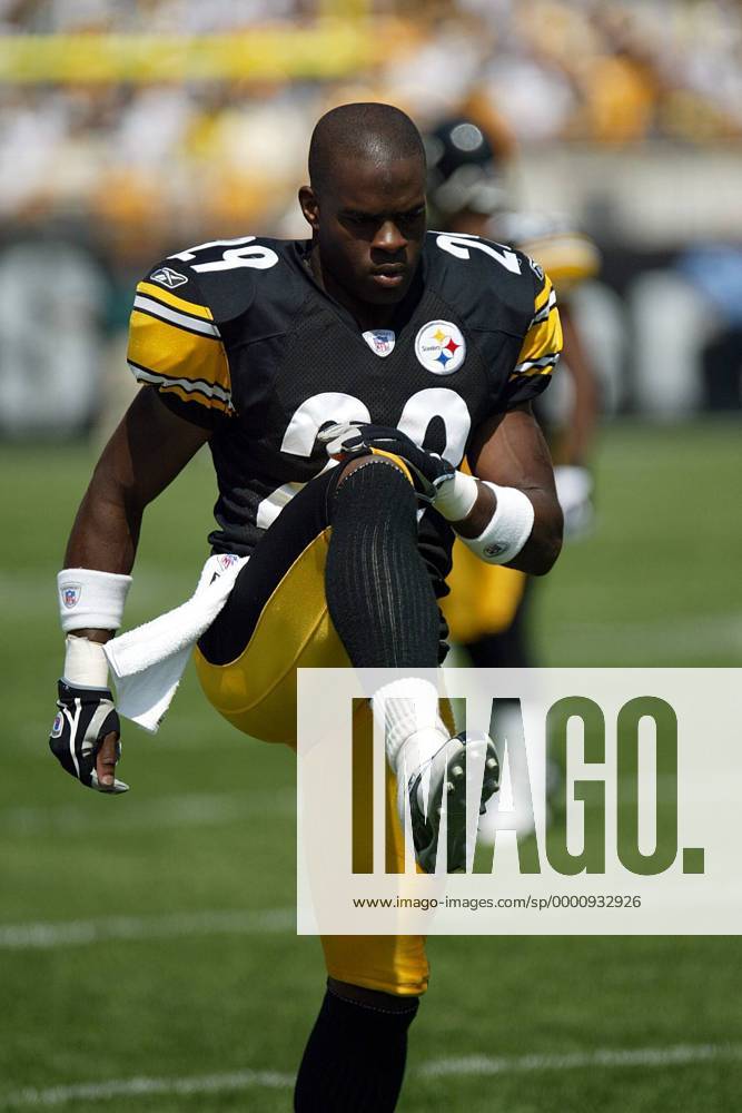 Cornerback Chidi Iwuoma (Pittsburgh Steelers) - Stretching