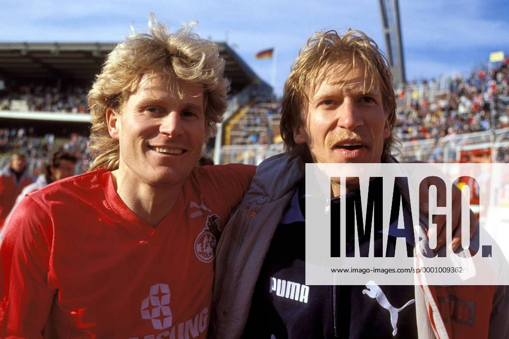 Uwe Rahn Ger Armin Görtz (li.) und Uwe Rahn (beide Köln) - Schlußjubel Fußball 1. BL ...