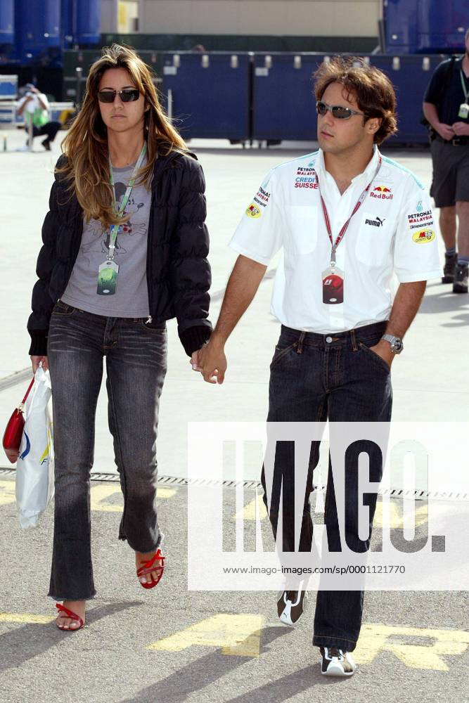 Felipe Massa mit seiner Freundin Anna Rafaela Bassi im Fahrerlager ...