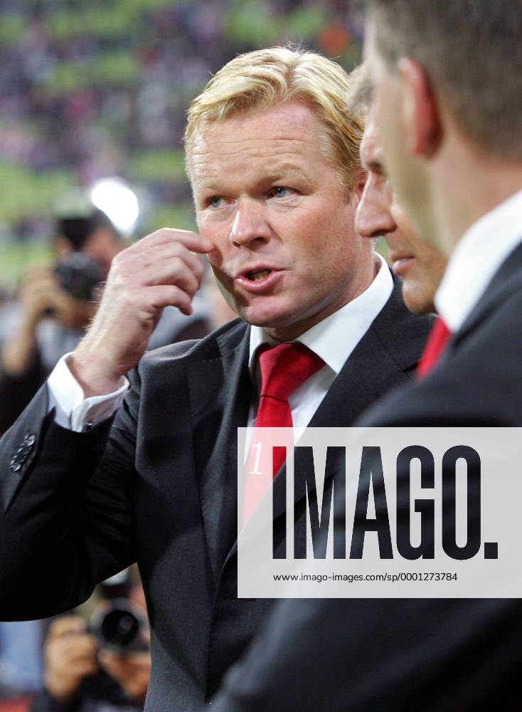 Trainer Ronald Koeman (Ajax) Fußball EC 1 Herren Champions League 2004 2005, Ajax Amsterdam, Vdig