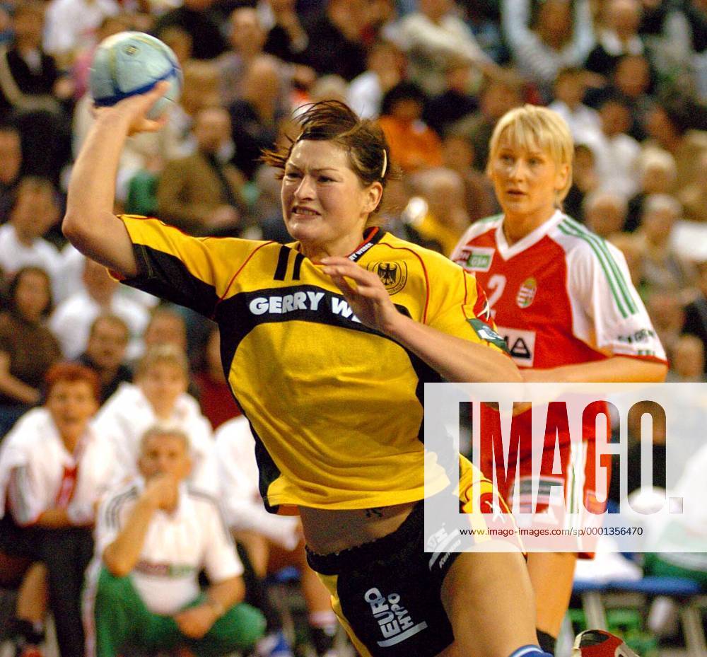 Nikola Pietzsch (Deutschland) - Wurf Handball EM Damen Europameisterschaft 2004, Länderspiel, Natio