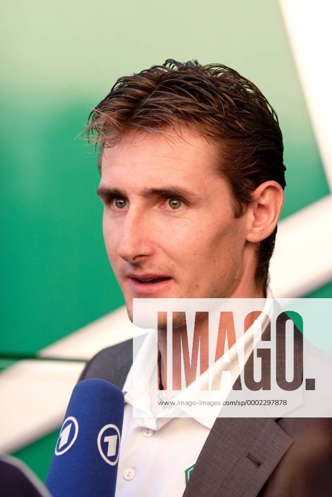 Miroslav Klose (Bremen) Im ARD Interview Fußball 1. BL Herren DFB Pokal ...