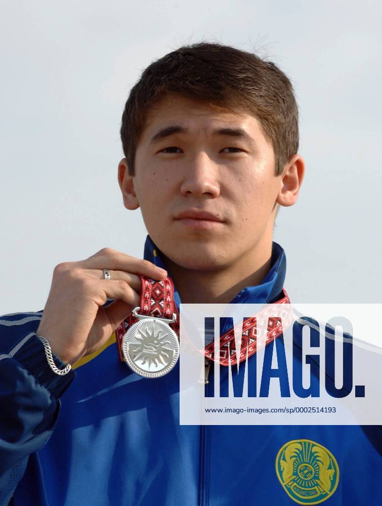 Bakhtiyar Ibrayev (Kasachstan) bei der Siegerehrung er gewinnt Silber