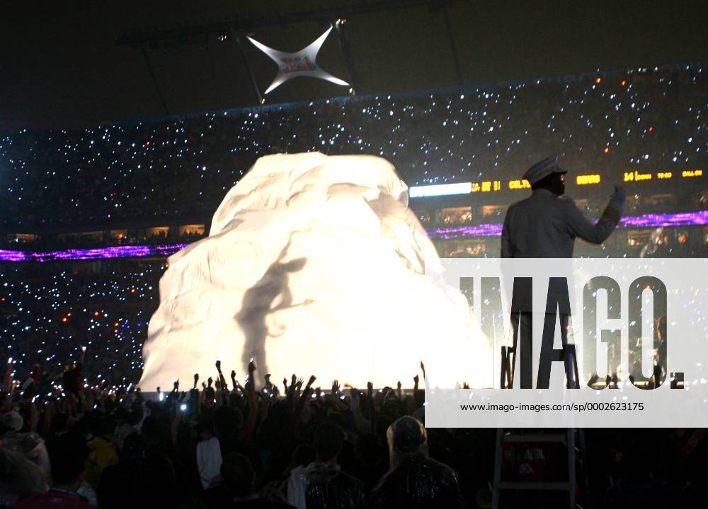 wann ist die halbzeitshow super bowl 2025 uhrzeit