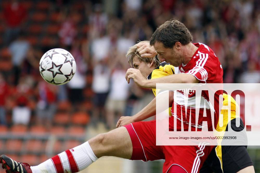 Thomas Linke (Bayern II, vorn) gegen Bastian Bischoff (Reutlingen ...