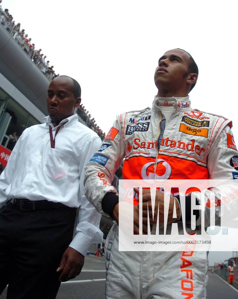 Lewis Hamilton und sein Vater und Manager Anthony Hamilton - Motorsport ...