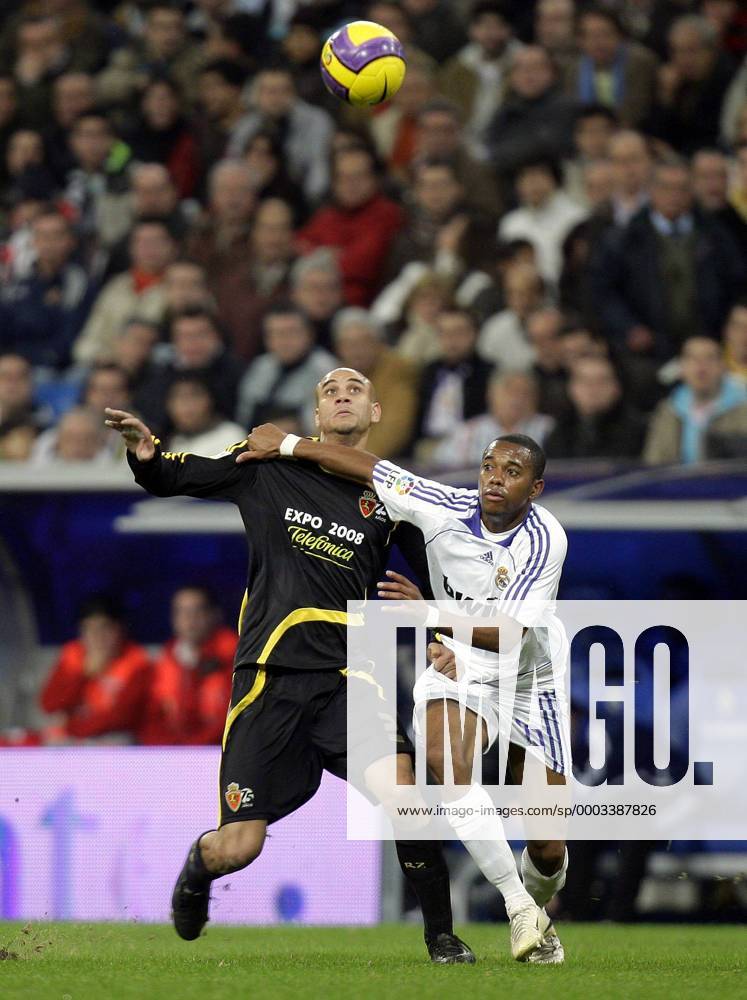 Carlos Diogo (Saragossa, li.) gegen Robinho (Real Madrid) Fußball Herren Primera Carlos Diogo (Saragossa, li.) gegen Robinho (Real Madrid) Fußball Herren Primera