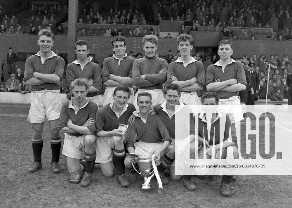 MANCHESTER UNITED YOUTH WINNERS. FA Youth Cup Final. 30 04 1955. West ...