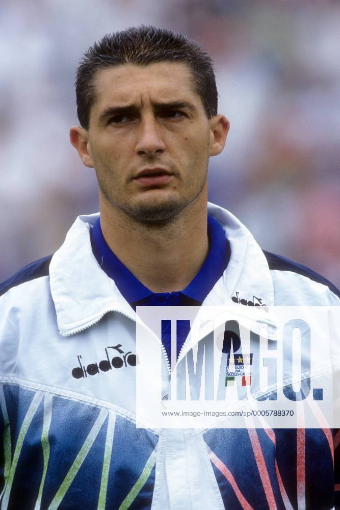 Daniele Massaro (Italien) - Nationalhymne Fußball WM Herren WM 1994 ...