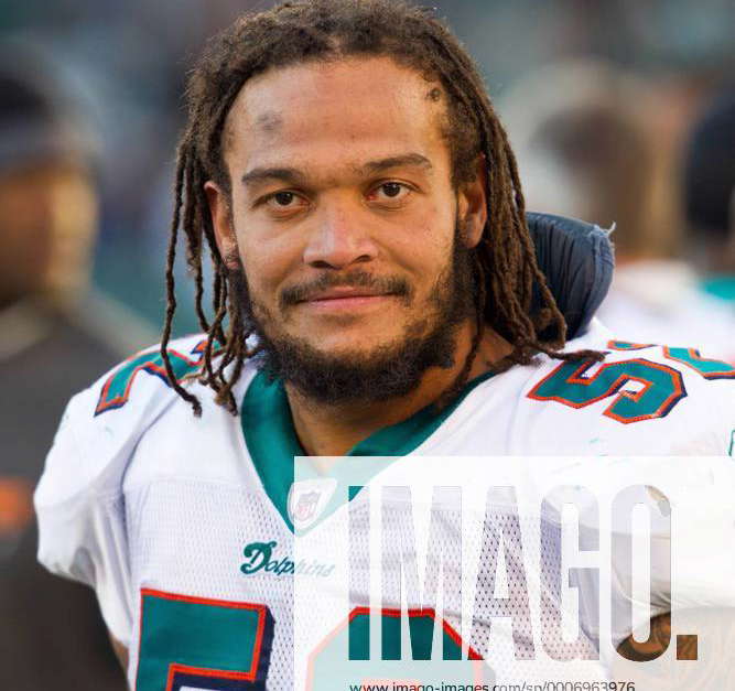 28 November 2010: Linebacker (52) Channing Crowder of the Miami Dolphins  smiles against the Oakland