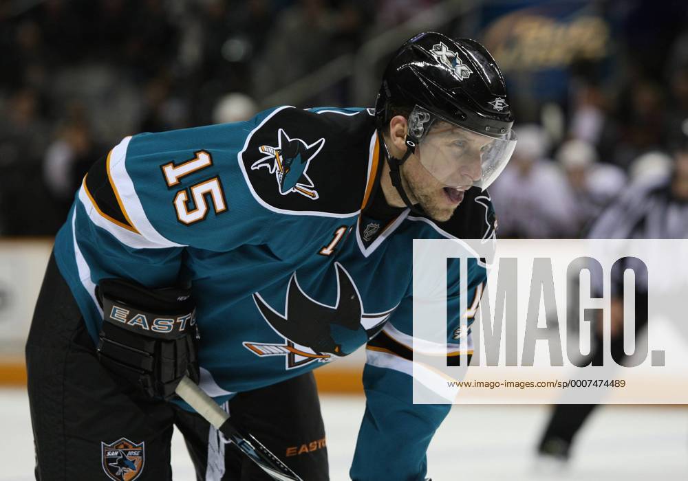 05 March 2011: San Jose Sharks right wing Dany Heatley (15) waits for ...